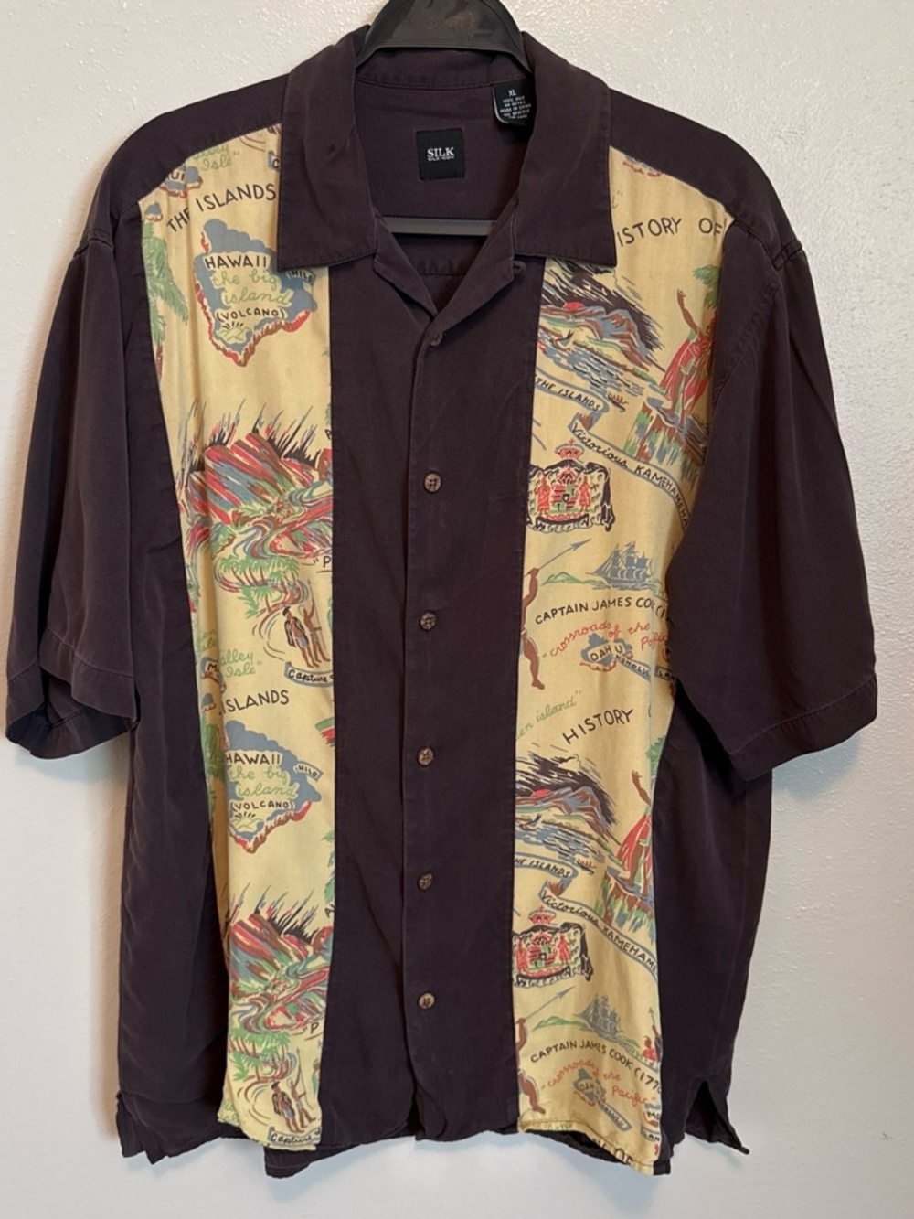 Men’s Silk Island-Print Short Sleeve Shirt - Black and Cream